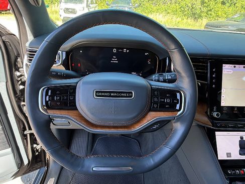 Used 2024 Jeep Grand Wagoneer Series III w/ Rear Seat Video Group 1 AWD/4WD image 30