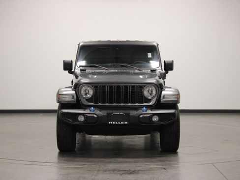 Used 2024 Jeep Wrangler Unlimited AWD/4WD image 3