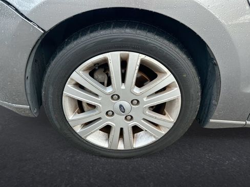 Used 2009 Ford Focus SEL FWD image 10