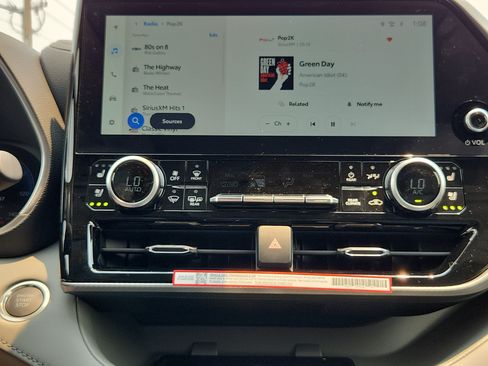 New 2026 Toyota Highlander Platinum AWD/4WD image 21