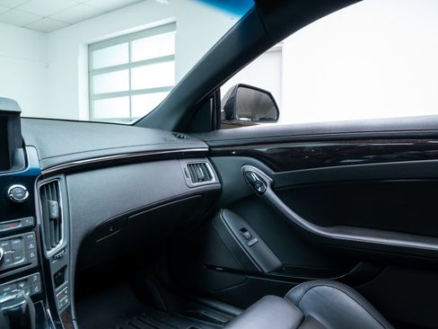 Used 2011 Cadillac CTS V RWD image 11