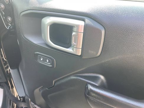 Used 2020 Jeep Wrangler Unlimited Sport AWD/4WD image 13