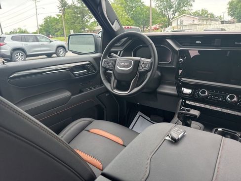 New 2026 GMC Sierra 1500 AT4 w/ AT4 Premium Package AWD/4WD image 14