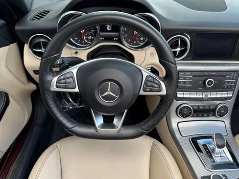 Certified 2019 Mercedes-Benz SLC 300 image 25