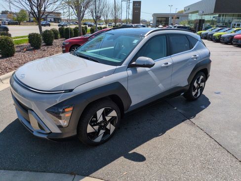 New 2026 Hyundai Kona Limited FWD image 4