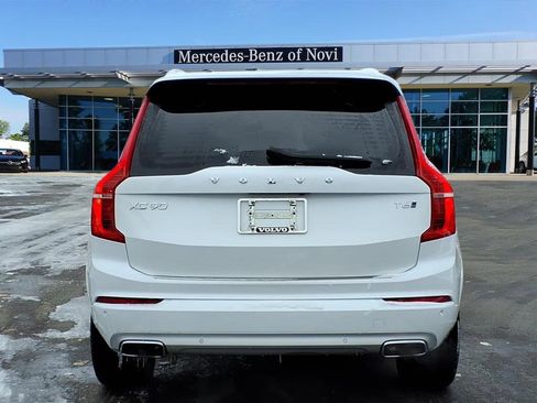 Used 2021 Volvo XC90 T6 Momentum w/ Protection Package Premier image 4