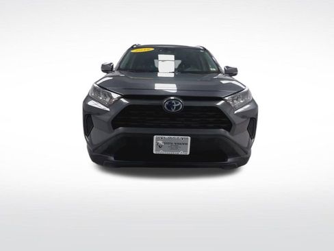 Used 2019 Toyota RAV4 LE w/ Carpet Mat Package image 3