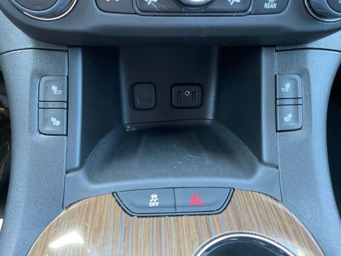 Used 2019 GMC Acadia SLE AWD/4WD image 10