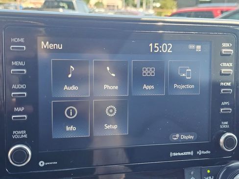 Used 2020 Toyota Highlander XLE AWD/4WD image 29