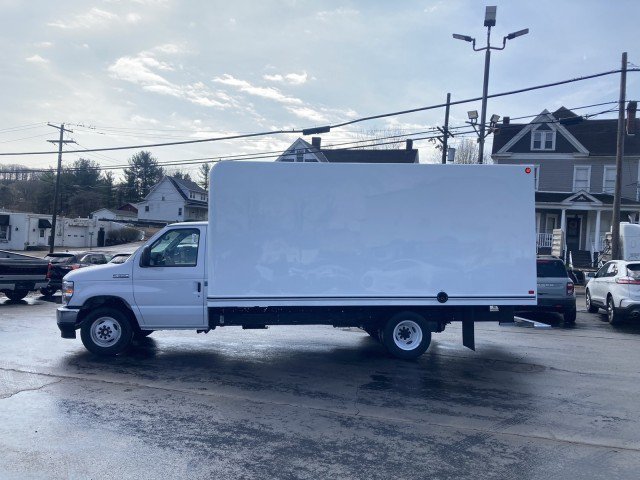 New 2027 Ford E-350 and Econoline 350 Super Duty w/ Power Equipment Group RWD image 3