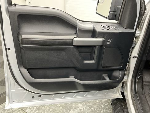 Used 2016 Ford F150 XLT w/ Equipment Group 302A Luxury image 8