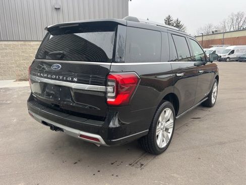Used 2024 Ford Expedition Platinum image 5