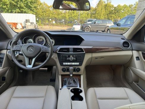 Used 2014 Mercedes-Benz C 250 Sedan image 33