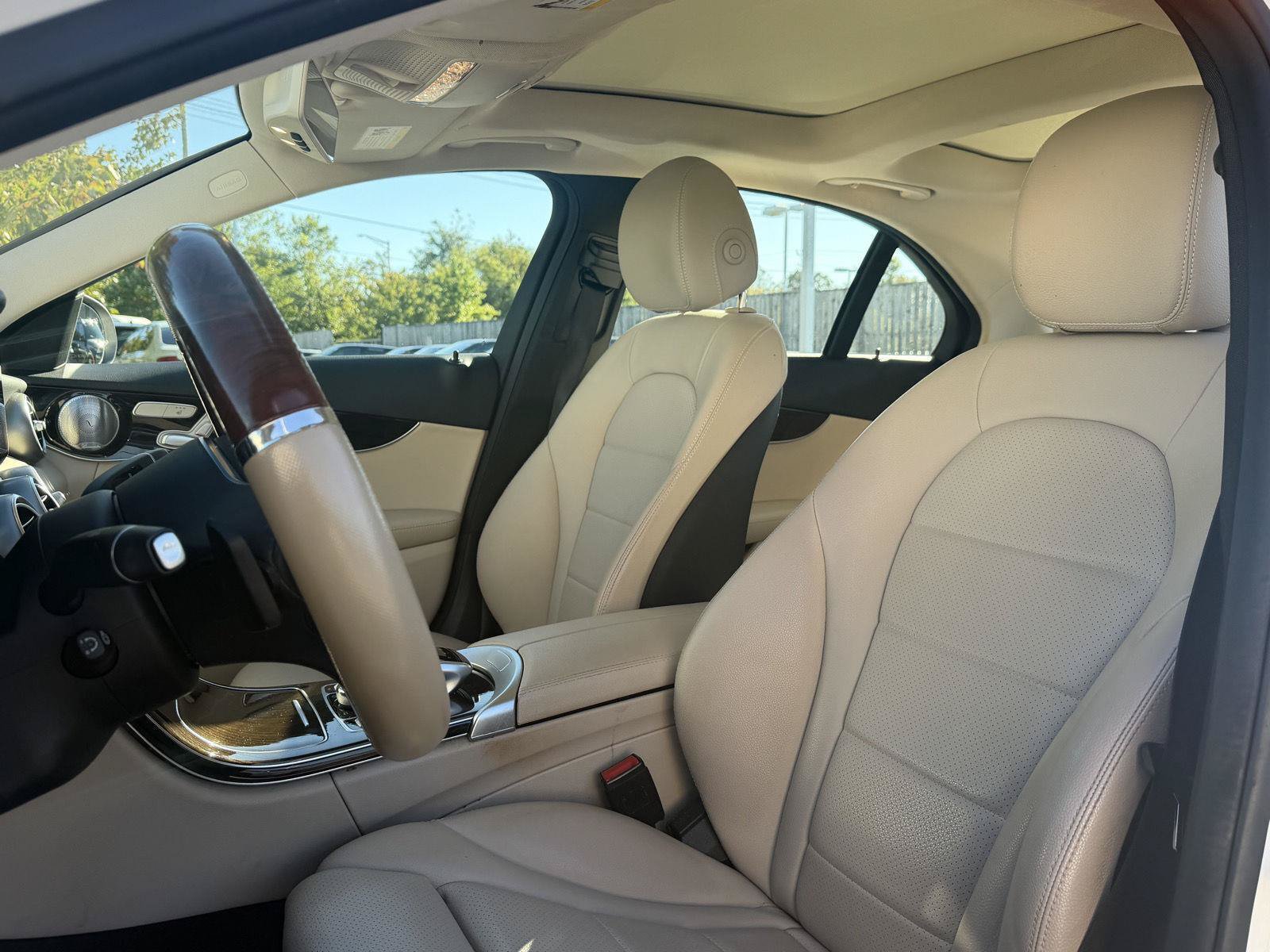 Used 2019 Mercedes-Benz C 300 4MATIC Sedan image 9