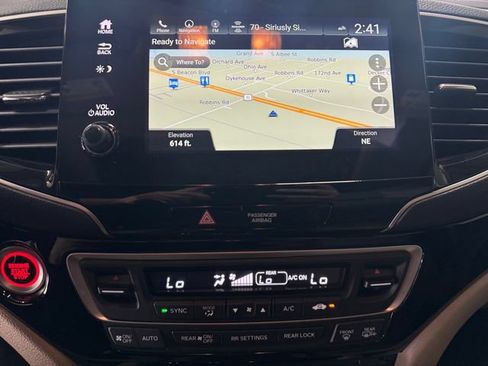 Used 2022 Honda Pilot Touring image 12