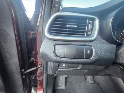 Used 2018 Kia Sorento AWD image 11