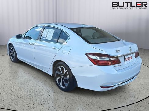 Used 2017 Honda Accord EX-L image 4