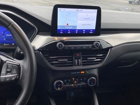 Used 2022 Ford Escape Titanium image 9