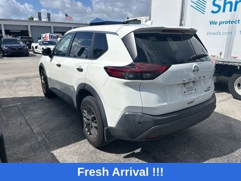 Used 2021 Nissan Rogue S image 14