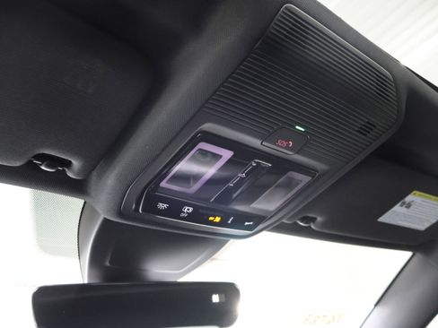 Used 2024 Volkswagen Golf R image 11