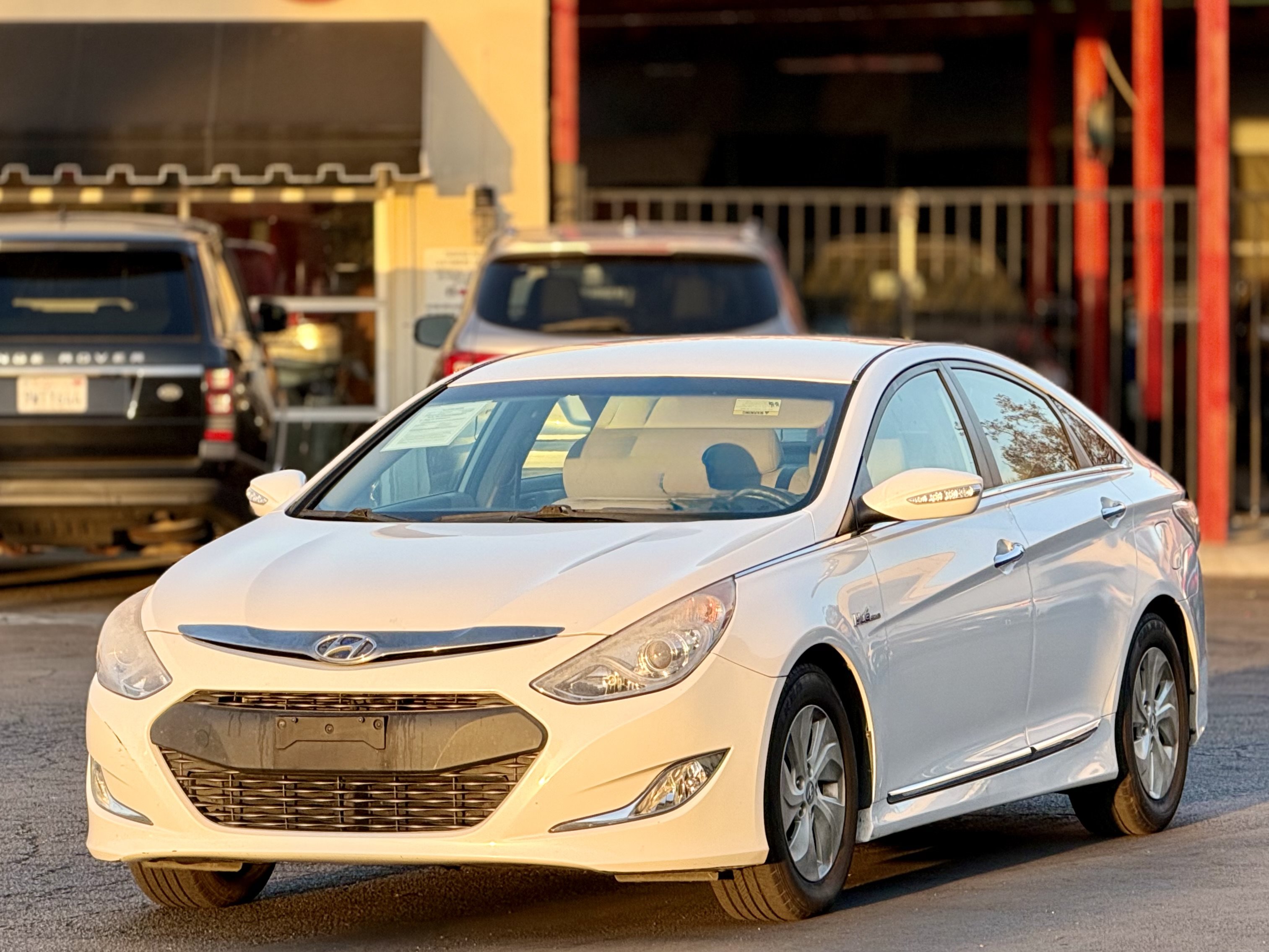 Used 2015 Hyundai Sonata Hybrid FWD image 4