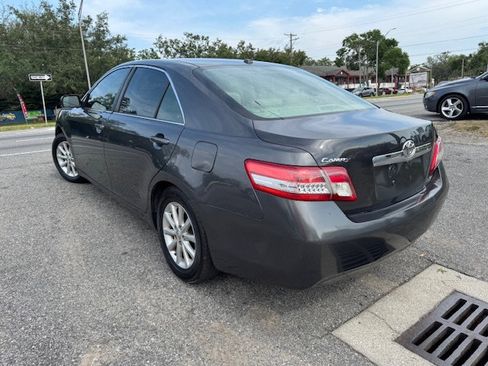 Used 2011 Toyota Camry XLE w/ XLE Extra-Value Pkg #2 image 5