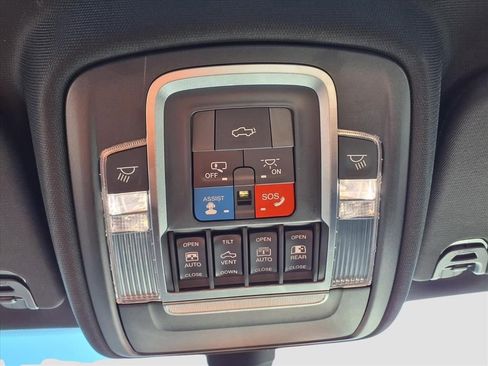 Used 2019 RAM 1500 Laramie image 25