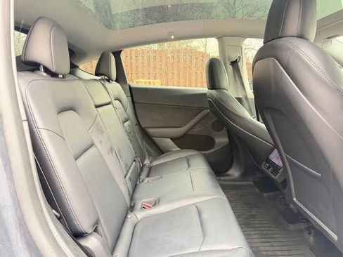 Used 2022 Tesla Model Y Performance image 25