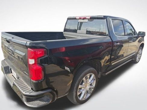 Used 2024 Chevrolet Silverado 1500 High Country w/ High Country Premium Package image 4