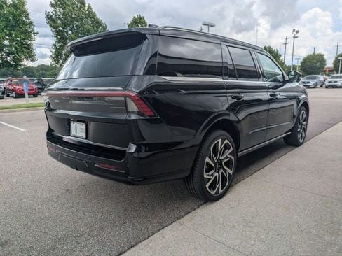 New 2026 Lincoln Navigator Reserve AWD/4WD image 4