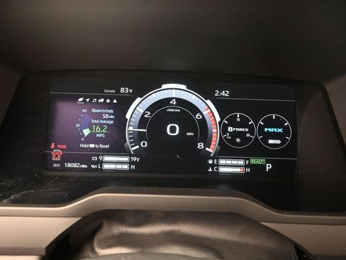 Used 2025 Toyota Sequoia Platinum AWD/4WD image 25