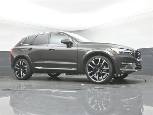 Used 2023 Volvo XC60 B5 Ultimate w/ Protection Package Premier image 37