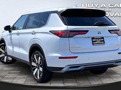 Used 2025 Mitsubishi Outlander SE AWD/4WD image 2