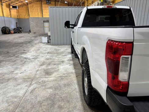 Used 2019 Ford F250 XL w/ Power Equipment Group AWD/4WD image 9