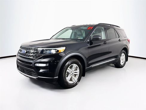 Used 2021 Ford Explorer XLT w/ Equipment Group 202A AWD/4WD image 7
