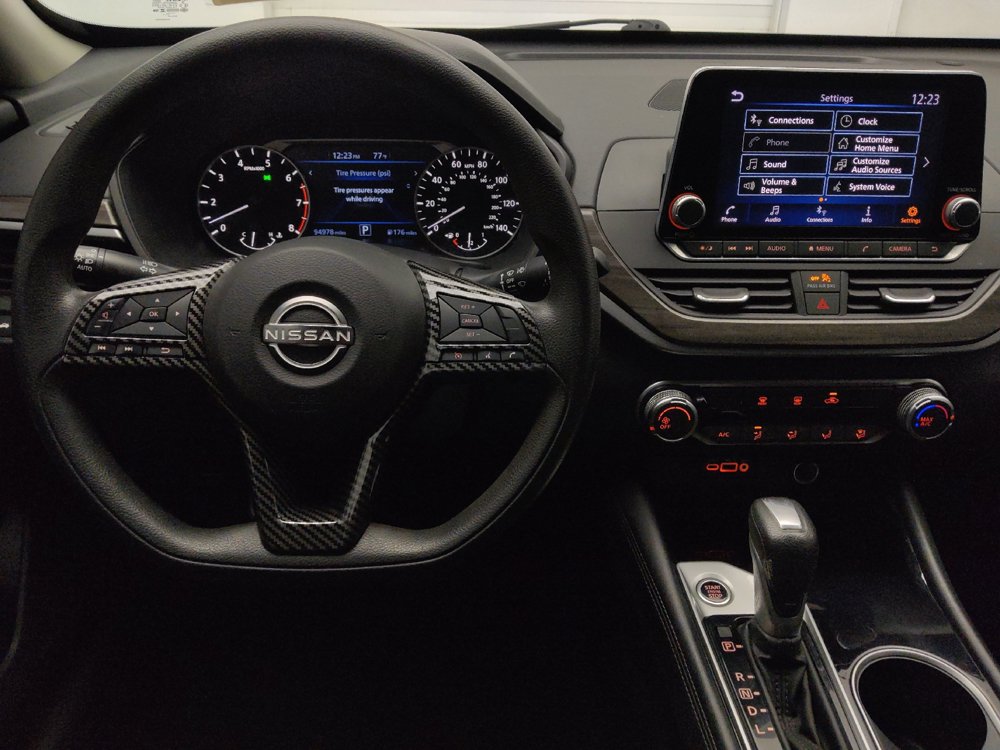 Used 2023 Nissan Altima 2.5 SV FWD image 22