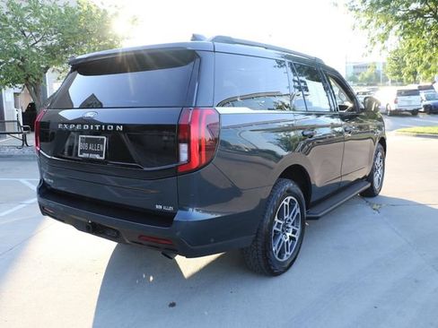 Used 2025 Ford Expedition Active AWD/4WD image 6