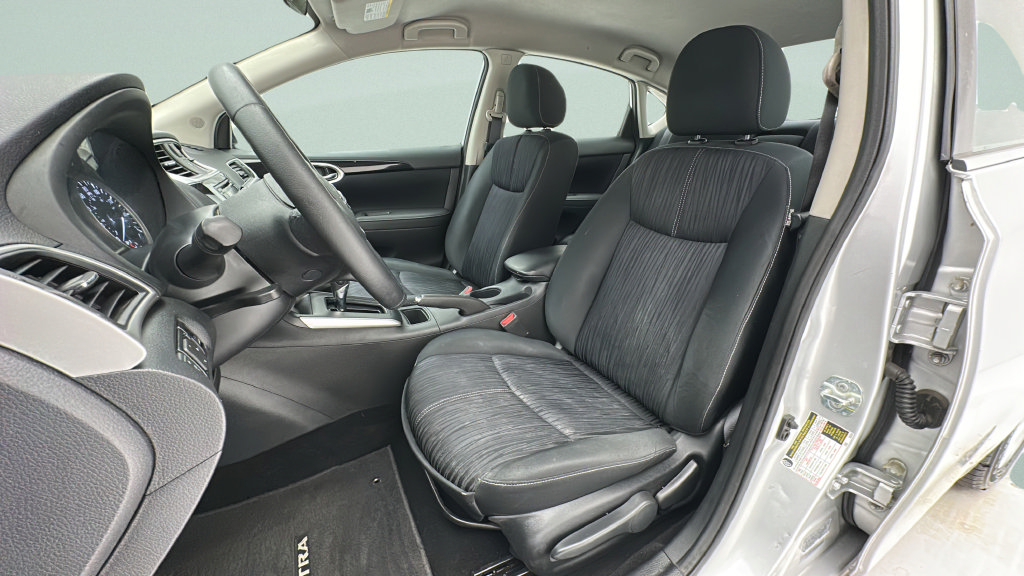 Used 2018 Nissan Sentra SV FWD image 13