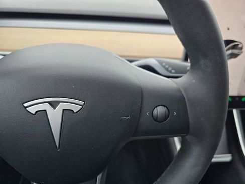 Used 2019 Tesla Model 3 Long Range image 23