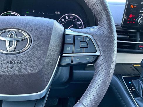 Certified 2021 Toyota Sienna Platinum image 50