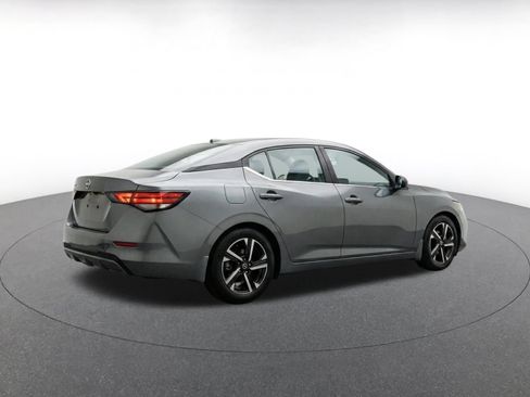 Used 2025 Nissan Sentra SV FWD image 11