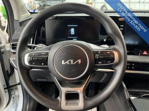Used 2023 Kia Sportage LX image 14