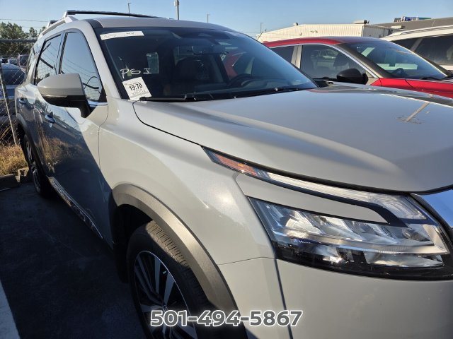 Used 2024 Nissan Pathfinder Platinum w/ Cargo Package FWD image 7