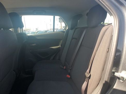 Used 2020 Chevrolet Trax LS FWD image 31