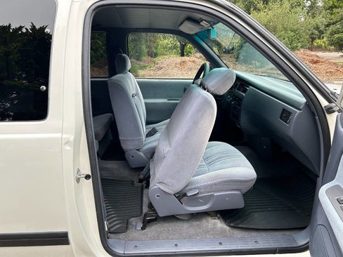 Used 1998 Toyota T100 SR5 RWD image 32