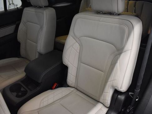 Used 2016 Ford Explorer Platinum AWD/4WD image 7