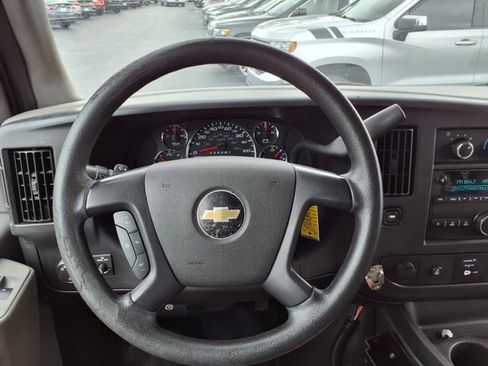 Used 2015 Chevrolet Express 2500 RWD image 18