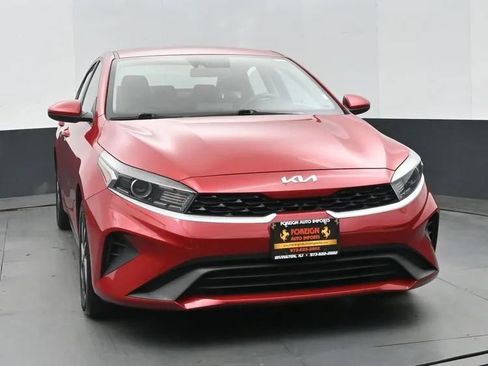 Used 2023 Kia Forte LXS FWD image 3