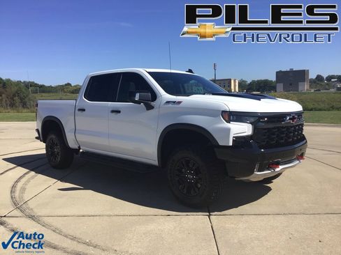 Used 2025 Chevrolet Silverado 1500 ZR2 w/ Technology Package image 1