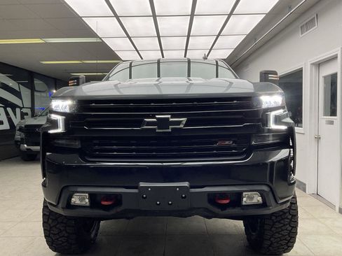 Used 2020 Chevrolet Silverado 1500 LT Trail Boss image 2